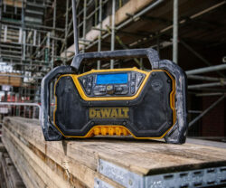 12-18V_XRCompactBluetooth_Radio