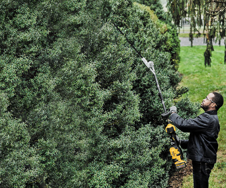 DeWALT Pole Hedge Trimmer Attachment - Image 3