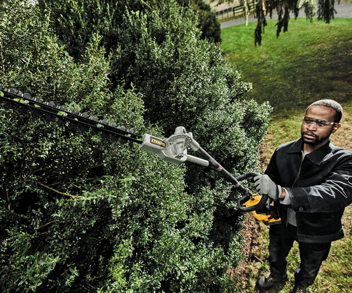 DeWALT Pole Hedge Trimmer Attachment - Image 4