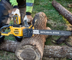 DCMCS575N-XE 54V CHAINSAW SKIN only