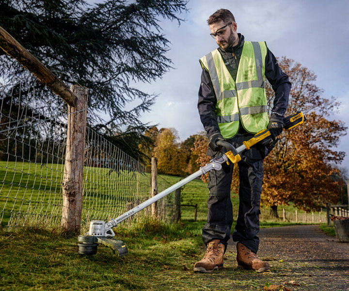 DCMST561N-XE_18V_LINE TRIMMER SKIN ONLY