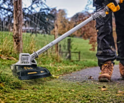 DCMST561N-XE_18V_LINE TRIMMER SKIN ONLY