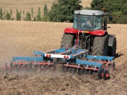 John Berends Implements TH100 Folding Trailing Tandem Discs