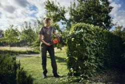 Husqvarna 322iHD60 Battery Hedge Trimmers (Skin Only)