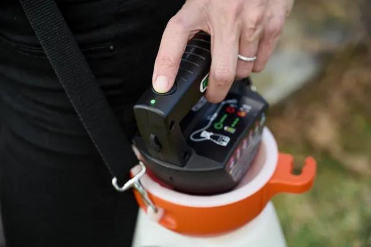 Husqvarna 8L Battery Handheld Sprayer